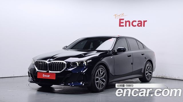 BMW 5-Series G60 520i M Sport - фото 0