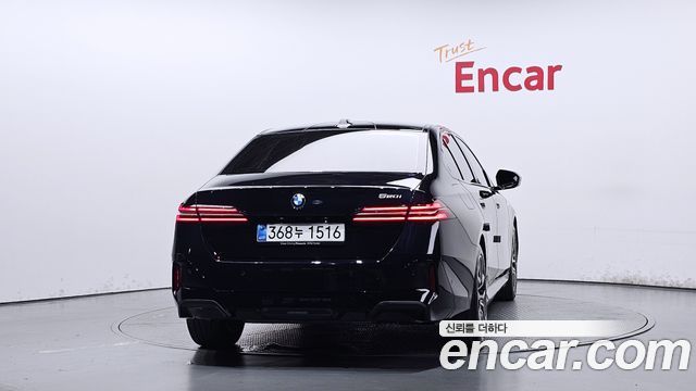 BMW 5-Series G60 520i M Sport - фото 3