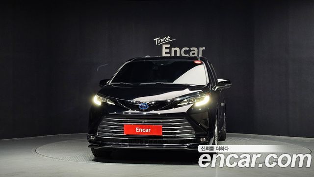 Toyota Sienna 4-го поколения 2.5 Hybrid 2WD - фото 2