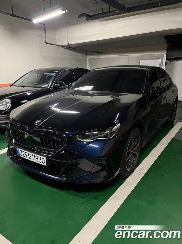 BMW 5-Series G60 520i M Sport - фото 1