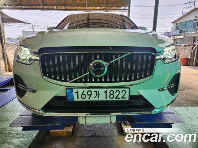 Volvo XC60 2-го поколения B5 Ultimate Bright - фото 0