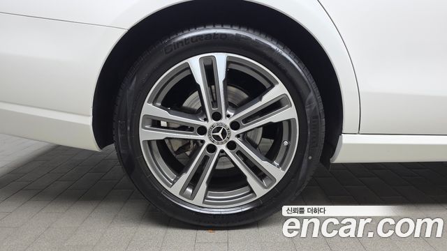 Mercedes-Benz E-Class W213 E250 Avantgarde - фото 4