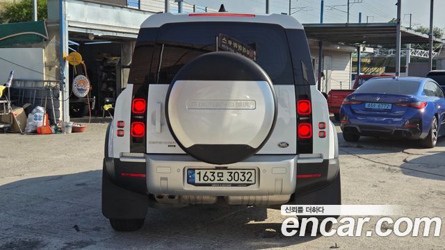 Land Rover Defender L663 110 D300 HSE - фото 3