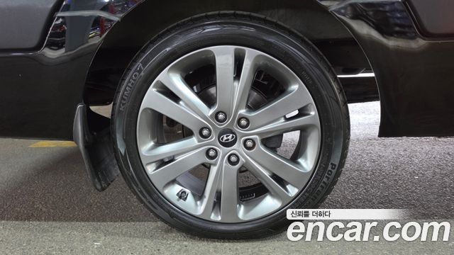 Hyundai Solati 15-seater Luxury - фото 4