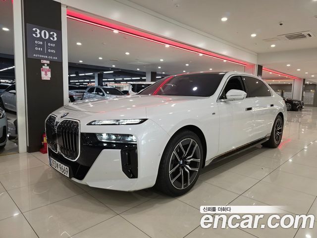 BMW 7-Series G70 740d xDrive M Sport - фото 0