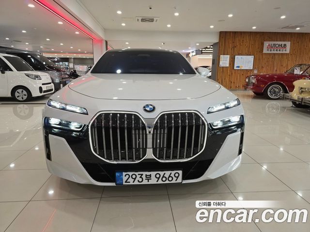 BMW 7-Series G70 740d xDrive M Sport - фото 2