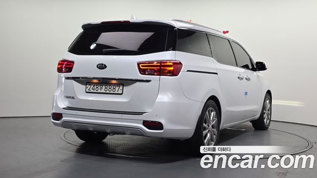 Kia Carnival Новый 9-Seater Noblesse Special - фото 1