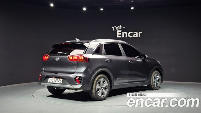 Kia Niro Новый 1.6 HEV Luxury - фото 1