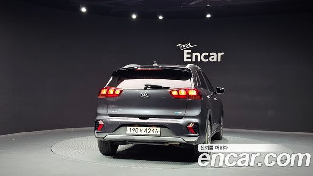 Kia Niro Новый 1.6 HEV Luxury - фото 3