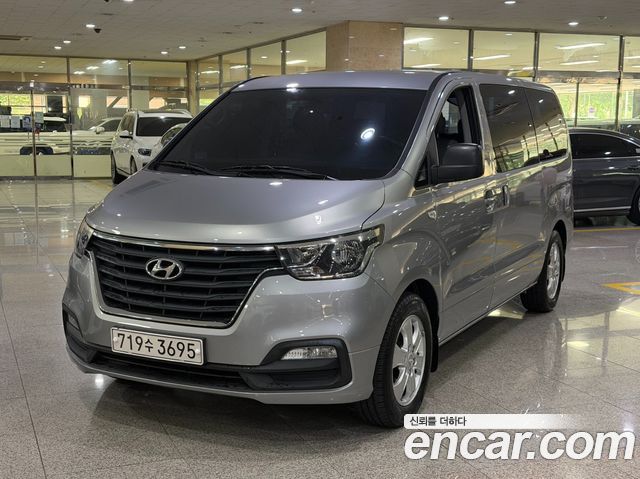 Hyundai Starex Новый Wagon 12-Seater Smart - фото 0