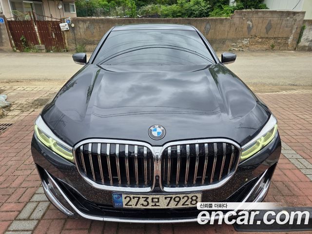 BMW 7-Series G11 740Li xDrive Design Pure Excellence - фото 0