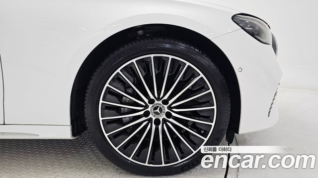 Mercedes-Benz E-Class W214 E450 4MATIC Exclusive - фото 4