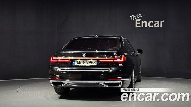 BMW 7-Series G11 740Li xDrive Design Pure Excellence - фото 3