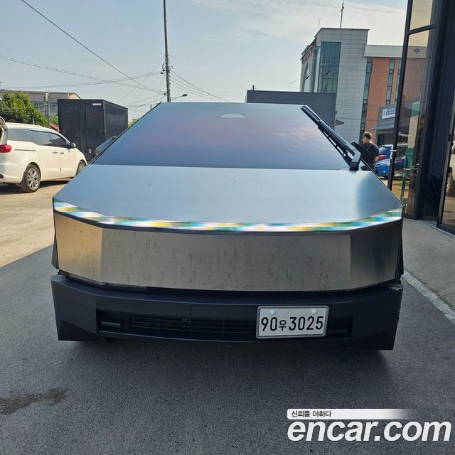 Tesla Cybertruck AWD - фото 0