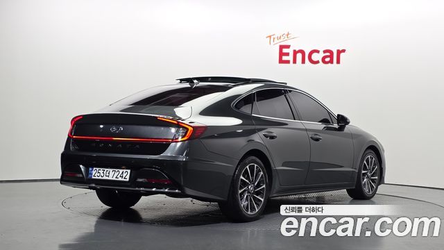 Hyundai Sonata DN8 2.0 Premium Family - фото 1