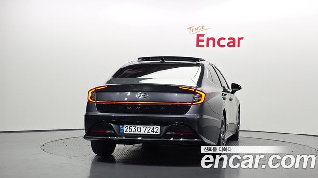 Hyundai Sonata DN8 2.0 Premium Family - фото 3