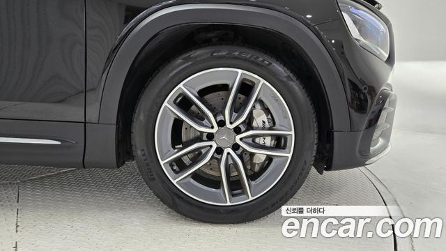 Mercedes-Benz GLB-Class X247 AMG GLB35 4MATIC - фото 4