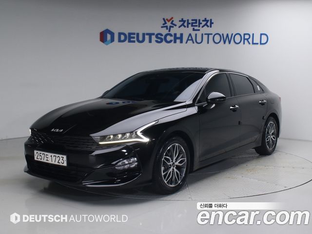 Kia K5 3-го поколения 2.0 Prestige - фото 0