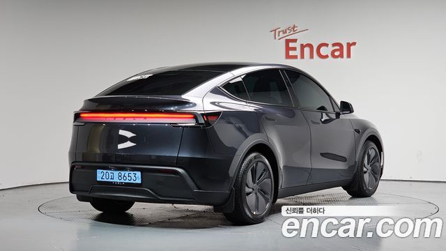 Tesla Model Y RWD - фото 0