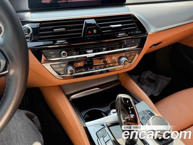 BMW 5-Series G30 530i xDrive M Sport Package - фото 4