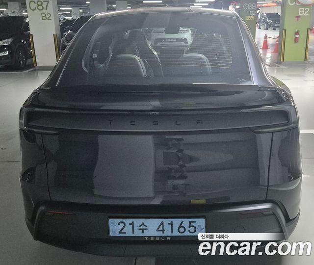 Tesla Model Y L Long Range AWD - фото 3