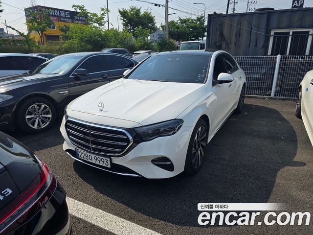 Mercedes-Benz E-Class W214 E300 4MATIC Exclusive - фото 0