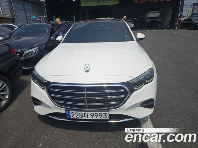 Mercedes-Benz E-Class W214 E300 4MATIC Exclusive - фото 1