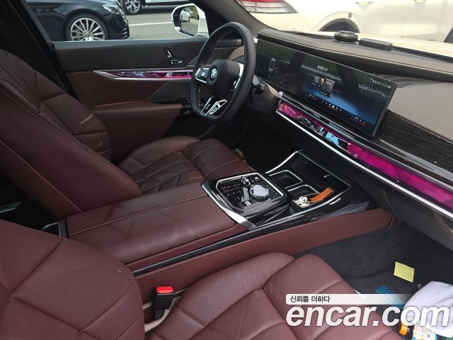 BMW 7-Series G70 740i xDrive M Sport - фото 3
