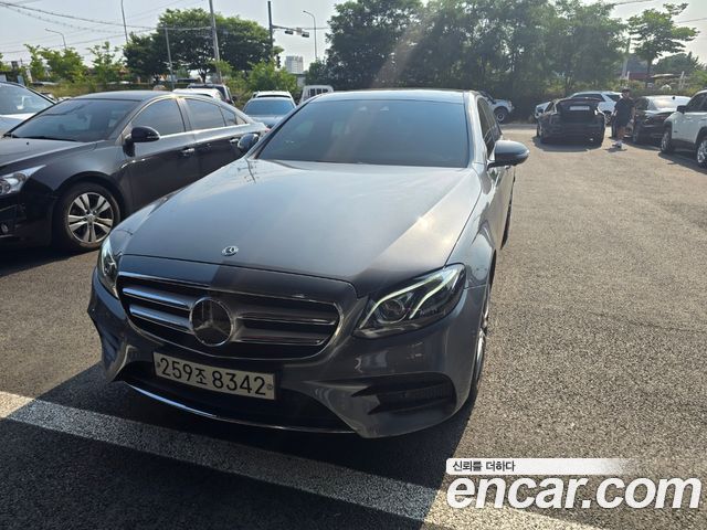Mercedes-Benz E-Class W213 E350 4MATIC AMG Line - фото 0