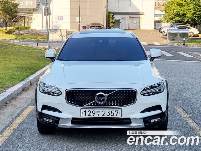 Volvo V90 T5 Pro AWD - фото 0