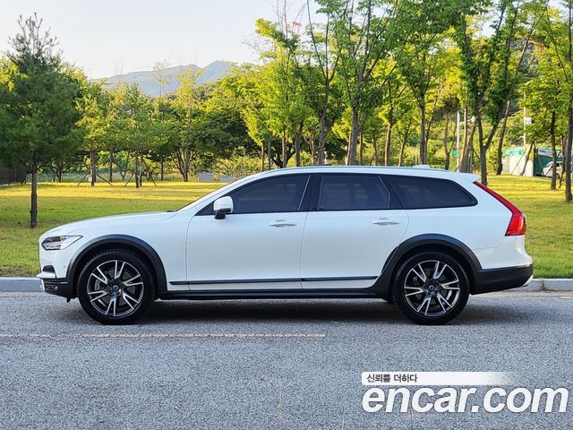 Volvo V90 T5 Pro AWD - фото 2