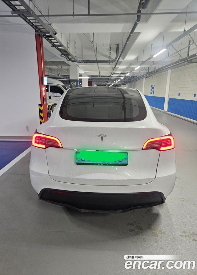 Tesla Model Y RWD - фото 3