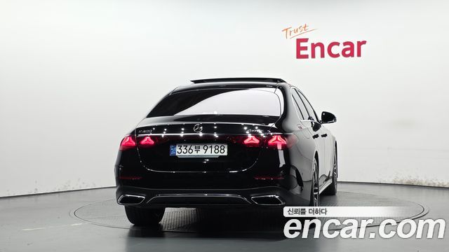 Mercedes-Benz E-Class W214 E300 4MATIC AMG Line - фото 3