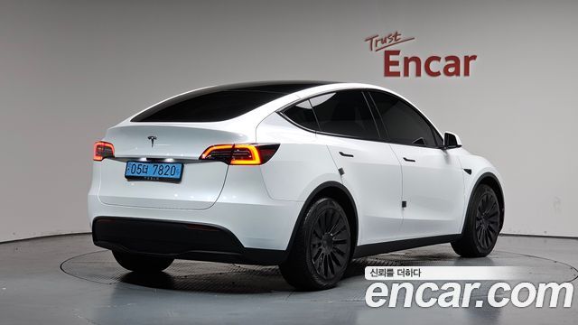 Tesla Model Y RWD - фото 0