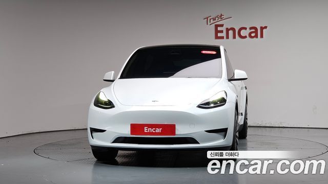 Tesla Model Y RWD - фото 1