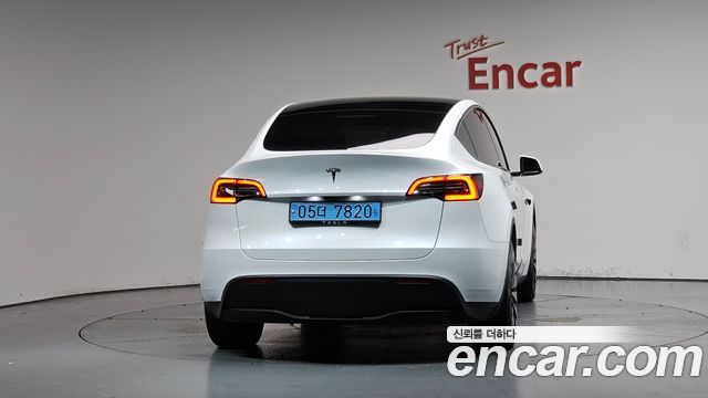 Tesla Model Y RWD - фото 2