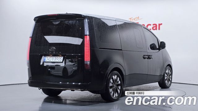 Hyundai Staria 4WD Lounge 9-Seater Inspiration - фото 1