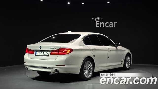BMW 5-Series G30 520d Luxury Special Edition - фото 0