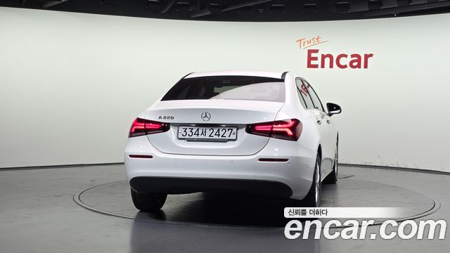 Mercedes-Benz A-Class W177 A220 Sedan - фото 3