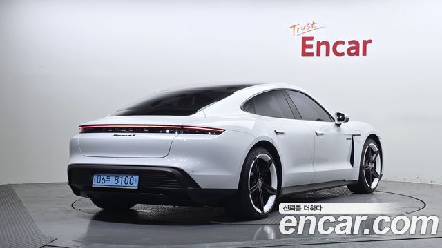 Porsche Taycan Base - фото 1