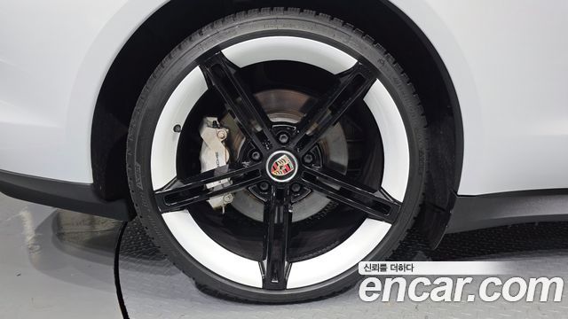 Porsche Taycan Base - фото 4
