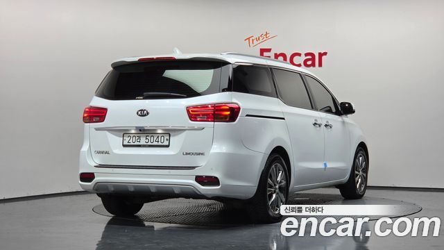 Kia Carnival Новый 7-Seater Limousine President - фото 1