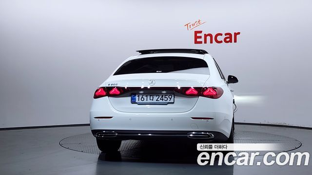 Mercedes-Benz E-Class W214 E200 Avantgarde - фото 3