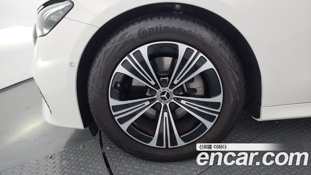 Mercedes-Benz E-Class W214 E200 Avantgarde - фото 4