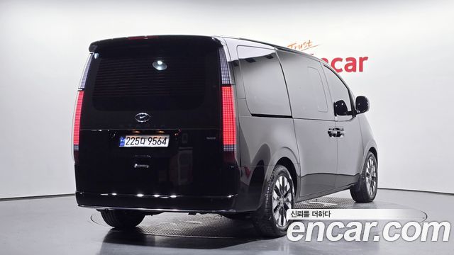 Hyundai Staria 4WD Lounge 9-Seater Inspiration - фото 1