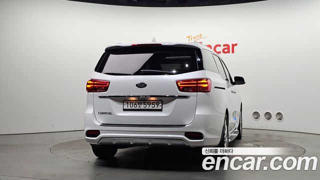 Kia Carnival Новый 9-Seater Noblesse Special - фото 3