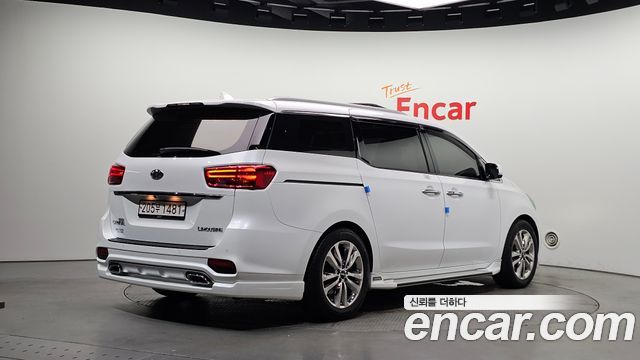 Kia Carnival Новый Gasoline 7-Seater Limousine President - фото 1