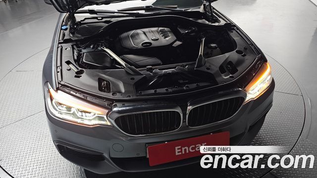 BMW 5-Series G30 520d M Sport Package Plus - фото 4