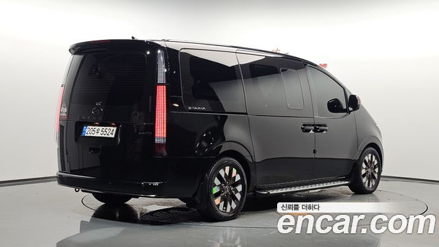 Hyundai Staria Lounge 7-Seater Inspiration - фото 0