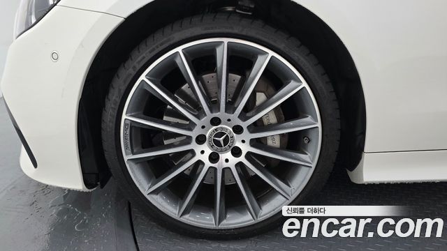 Mercedes-Benz E-Class W213 E450 4MATIC Cabriolet - фото 4